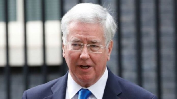 Harcèlement sexuel –  Le ministre britannique de la Défense démissionne