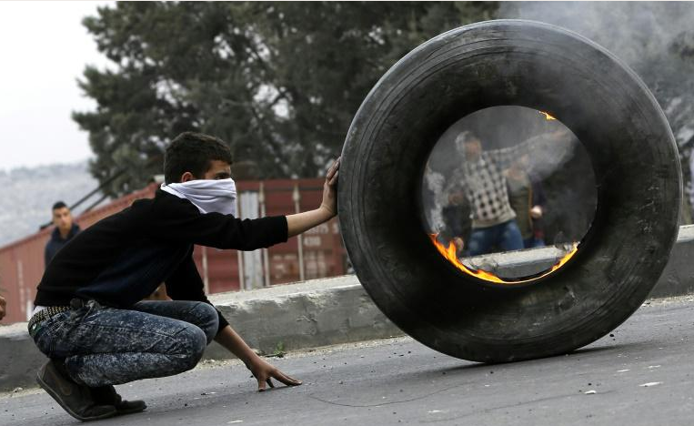 Nouvelles manifestations pour Jérusalem "la sainte": Deux Palestiniens tués