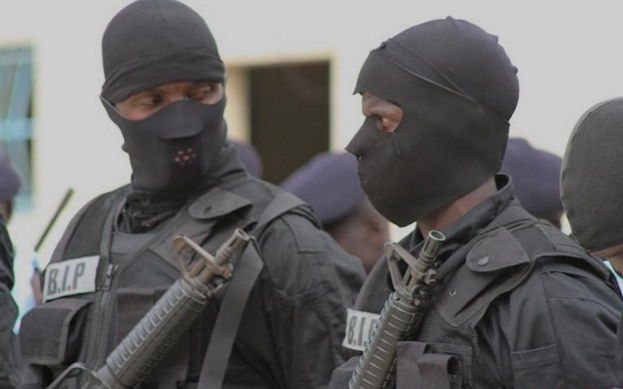 AIBD – La police investit les lieux pour…