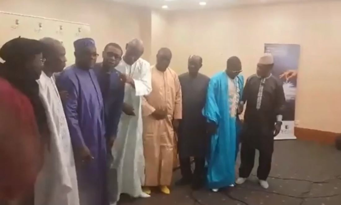 Vidéo: Cérémonie de remise par Youssou Ndour d’un chèque de 75 millions aux artistes – Regardez.