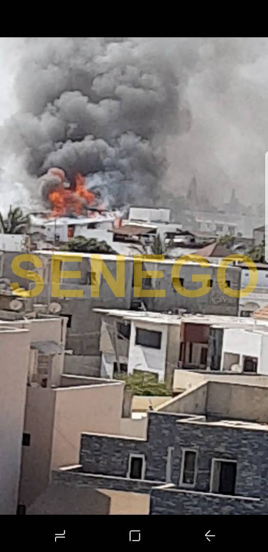 ( 6 Photos) – Premières images de l’incendie au complexe Five aux Almadies