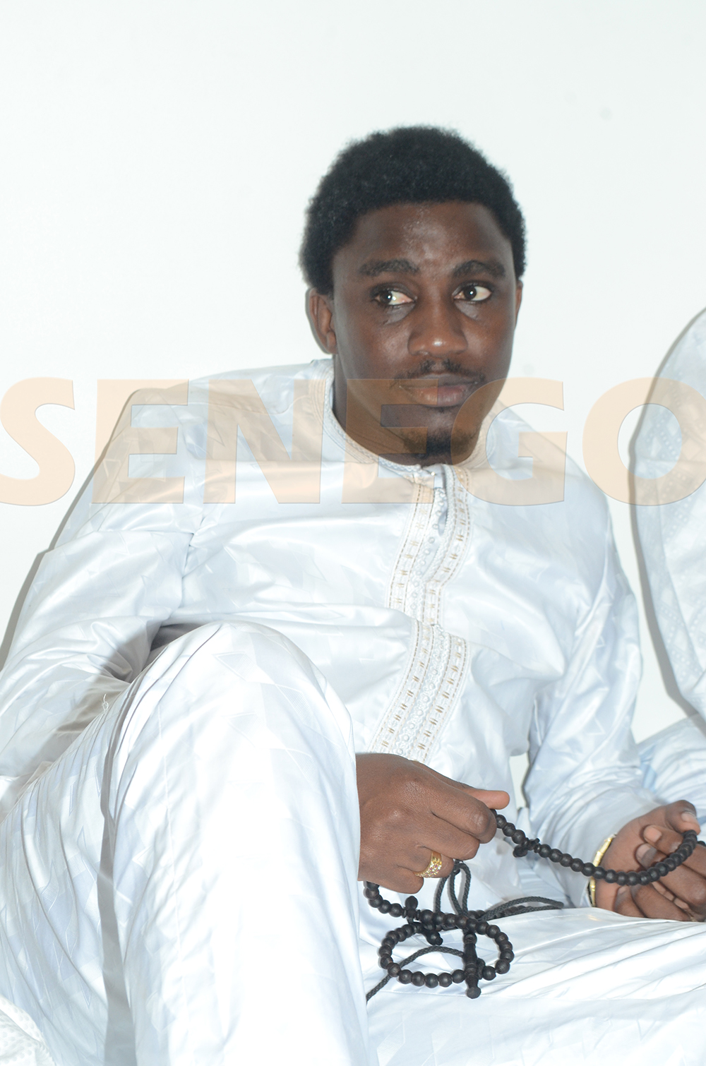 (8 photos) – Gamou des célébrités: Wally Seck absolument blanc à Tivaouane. Regardez