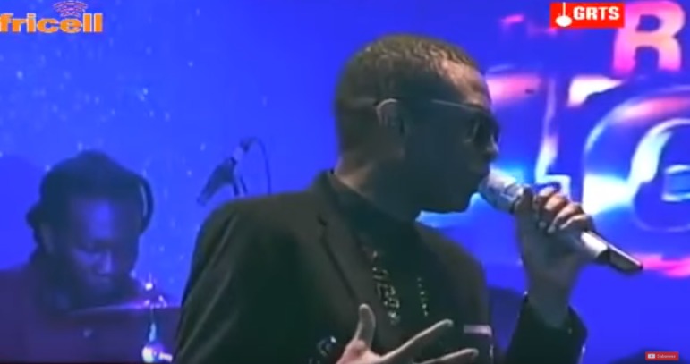 Vidéo-Concert Youssou Ndour en Gambie: « Yaye sen baye » ou quand le public imite El hadj Diouf »