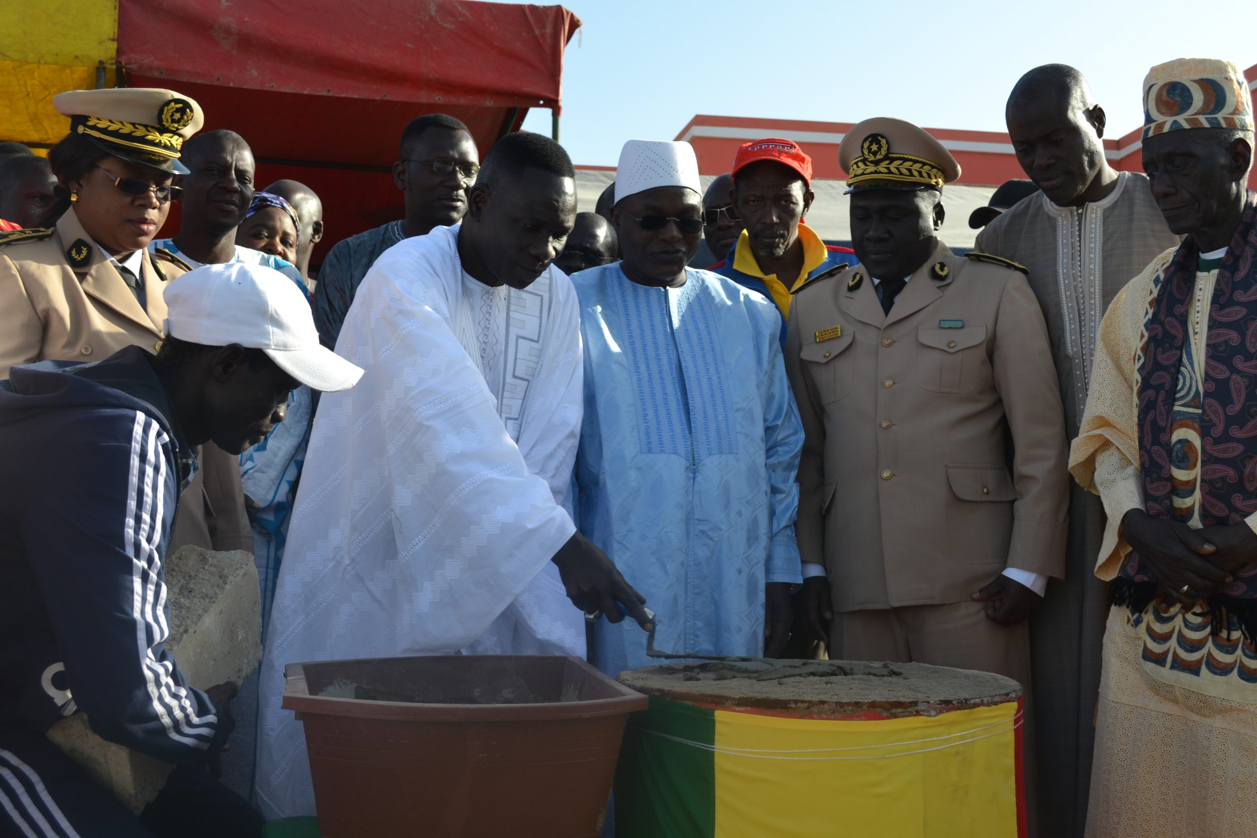 Macky Sall offre une infrastructure de 100 millions de FCfa aux pêcheurs de Ngor