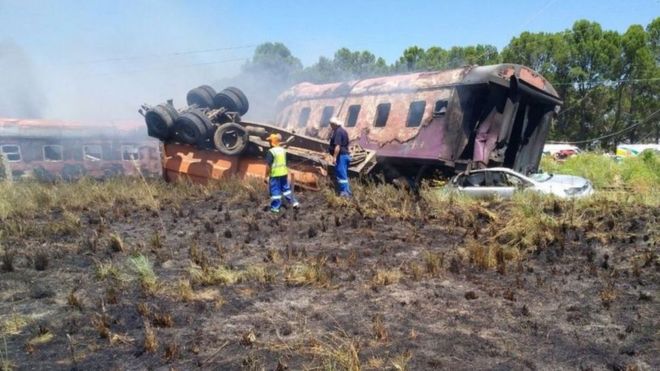 Afrique du Sud: Un train heurte un camion et fait 4 morts