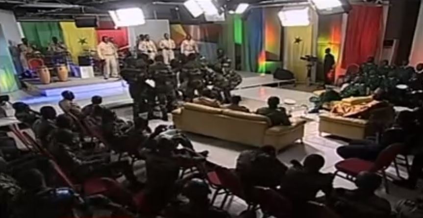 Vidéo: Quand nos militaires se défoulent sur du « Salsa mbalax » avec leur…Regardez!