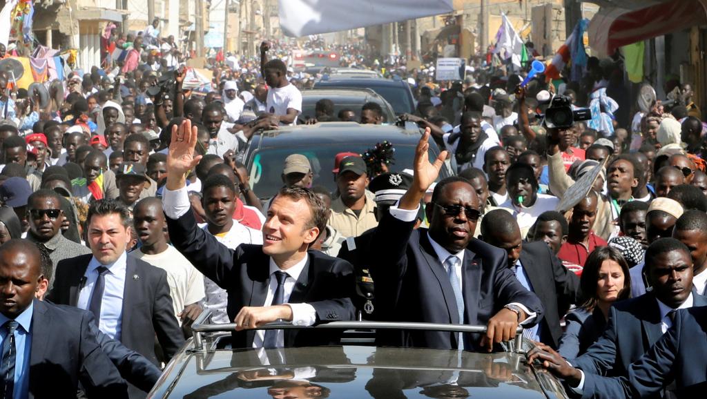 Saint-Louis : E. Macron et M. Sall accueillis par plusieurs milliers de personnes
