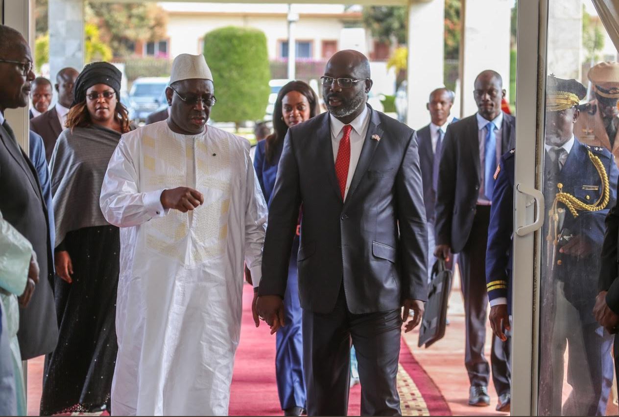 (04 photos) Le président Macky Sall a raccompagné George Weah à bord de Pointe Sarène pour son retour