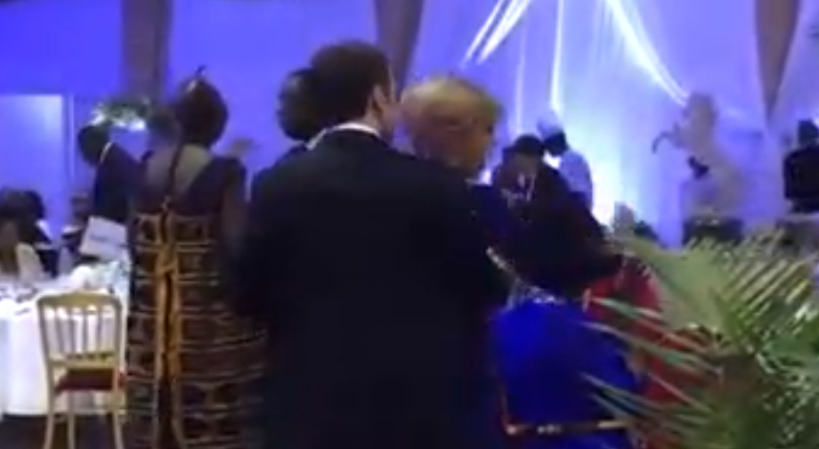(Vidéo) Macron danse avec Brigite, Macky Sall choisit une autre dame comme cavalière