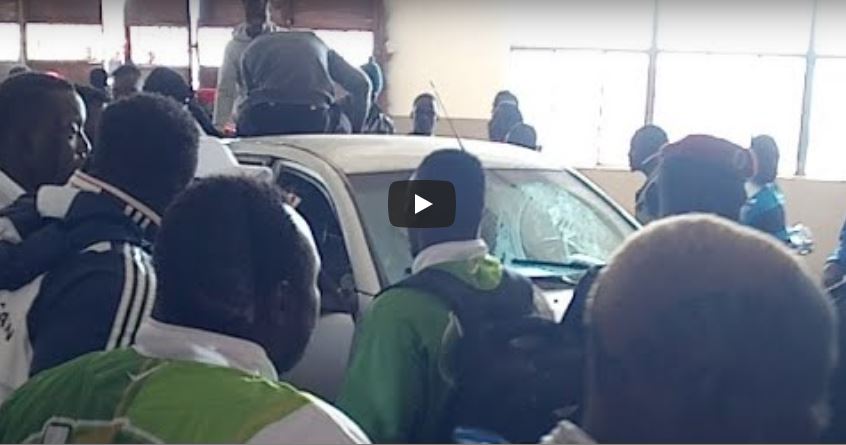 Vidéo: Découvrez l’arrivée de Papa Sow au stade