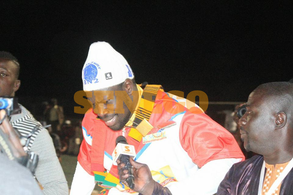 Senego Tv: Boy Niang entre dans la danse et promet à Sathiès, l’enfer dans tous ses états – Regardez.