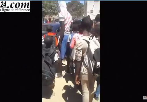 Vidéo – Thiès – Un présumé kidnappeur d’enfants arrêté