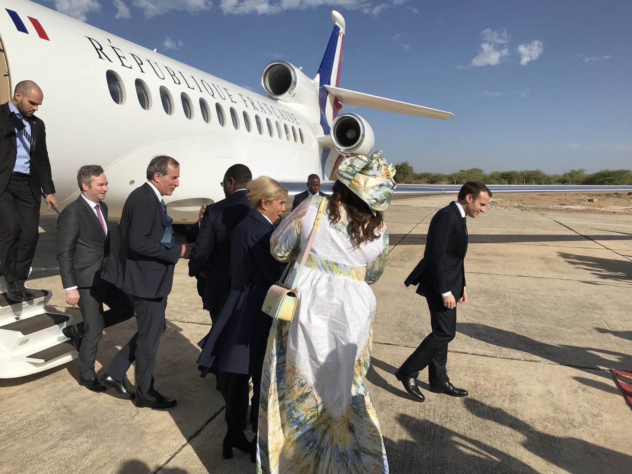 Macron – Sall : Accrochage des deux avions à Saint-Louis