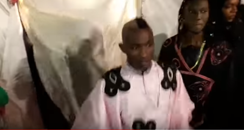 Vidéo- Ouzin Keita au Tane Beer de Fatou Woré à mourir de rire