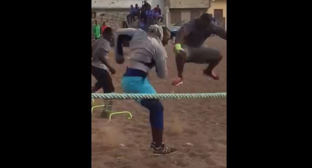 Vidéo: Papa Sow s’époumone aux entraînements, Regardez