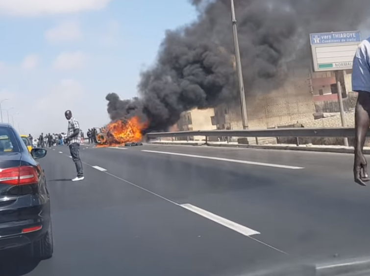 Vidéo -Autoroute à péage  : Un véhicule en flammes provoque un…