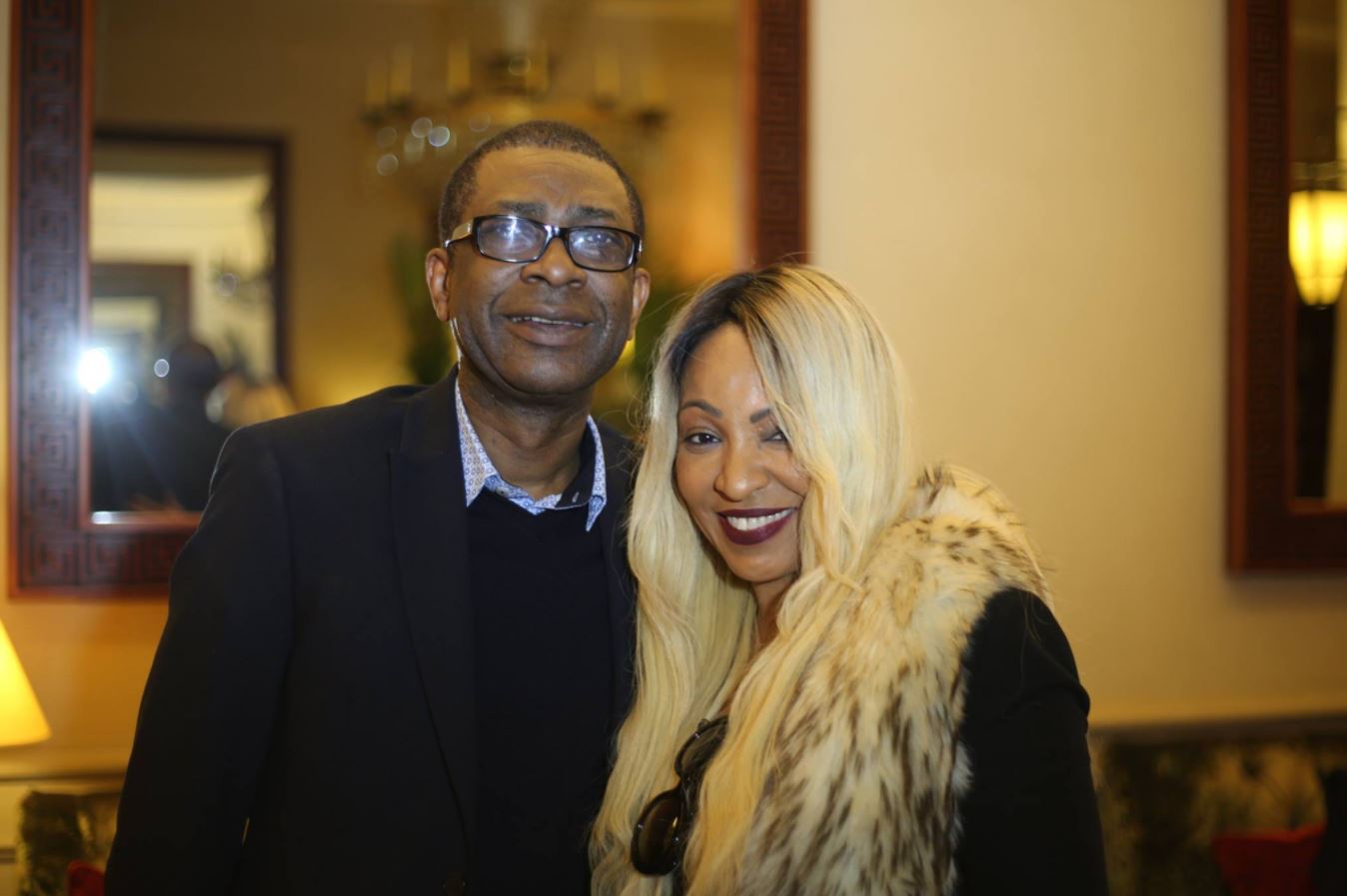Vidéo: Youssou Ndour honore Viviane Chidid en débarquant à Paris