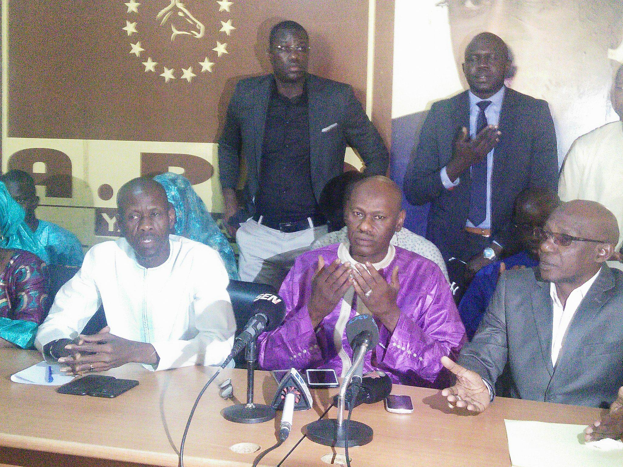 Youssou Touré invite Youssou Ndour et le président Sall à s’asseoir autour d’une table pour…