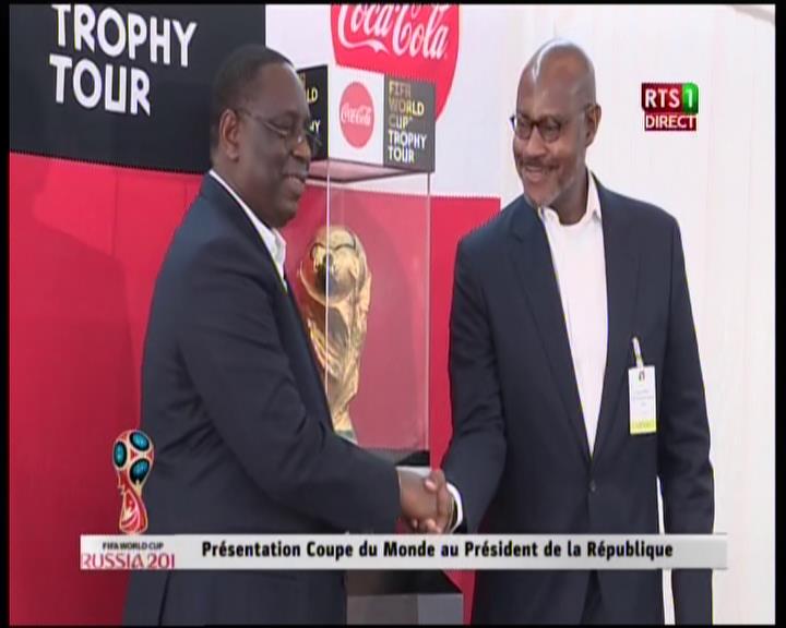 Photos (29) :Revivez en images la présentation du trophée de la coupe du monde au président Macky Sall