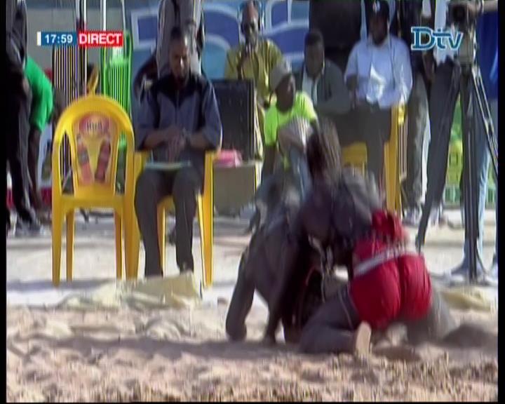 Vidéo – BB Jordan trompe facilement BB Modou Lo