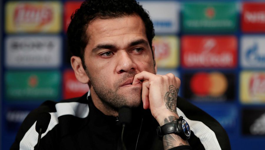 Dani Alves insensible à la mort d’Astori
