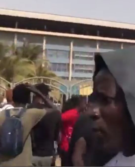 Vidéo – Balla Gaye-Gris Bordeaux: ça dégénère déjà à l’entrée du Stade LSS