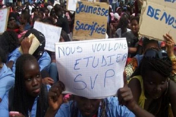 Crise de l’enseignement: Macky Sall doit suivre les pas de Alpha Condé