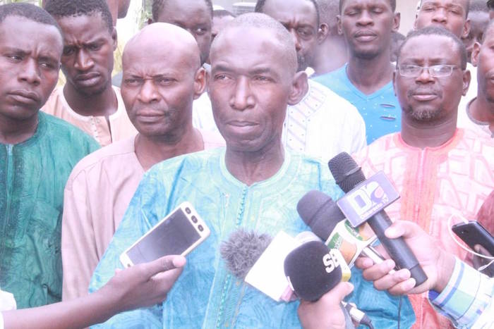 Les travailleurs de l’hydraulique manifestent leur colère devant Serigne Mountakha….