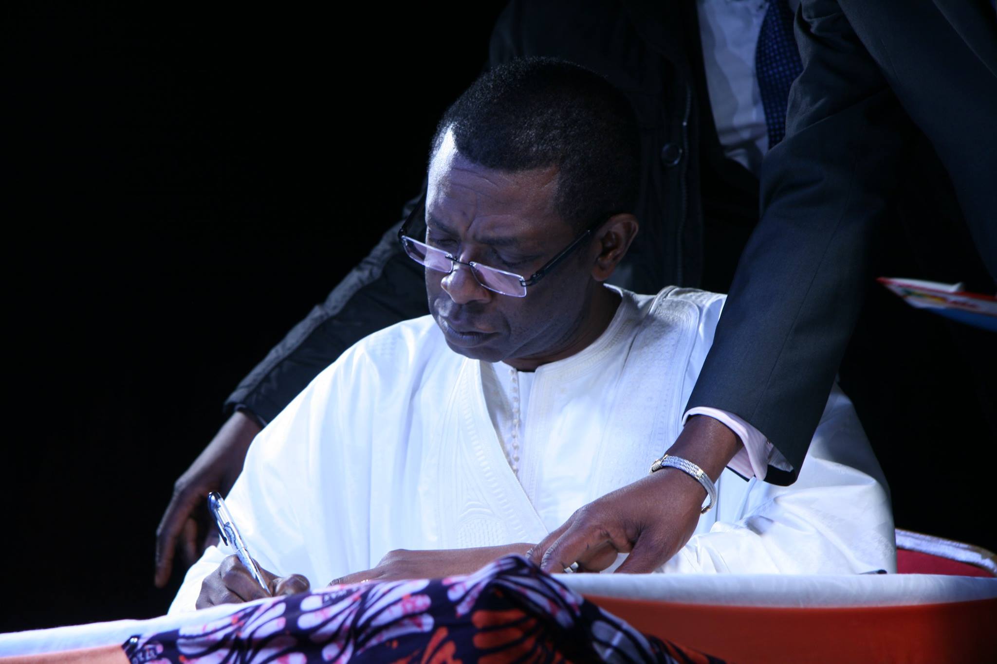 Vidéo – Youssou Ndour: « Bouba Ndour, on l’aime ou on l’aime pas, mais bop bi daay nathie… »