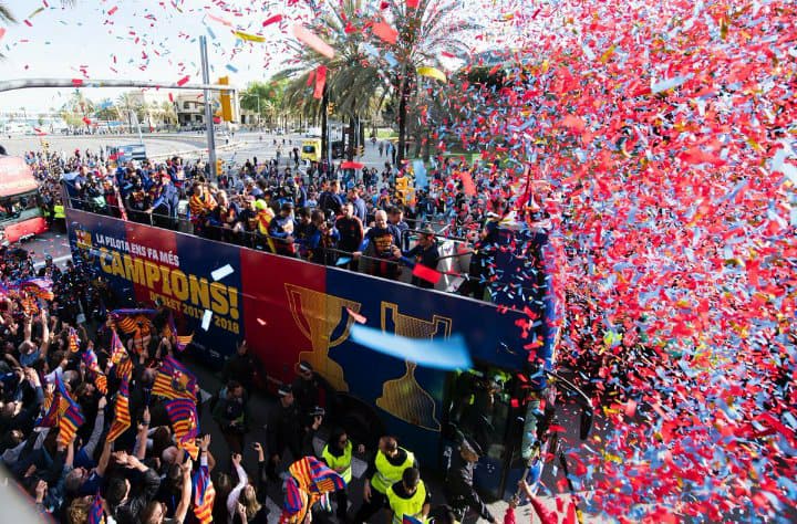 Photos: Barcelone célèbre son titre avec faste