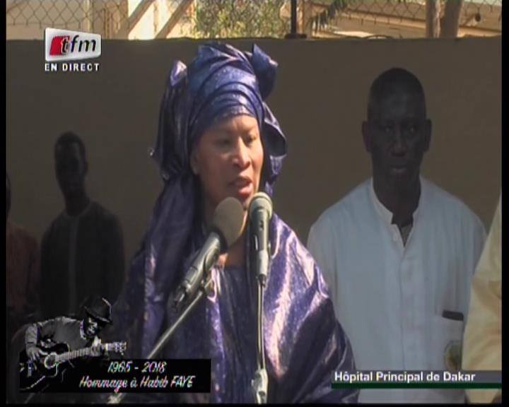 Vidéo – Me Aïssata Tall Sall rend hommage à son beau frère Habib Faye et remercie Macky Sall
