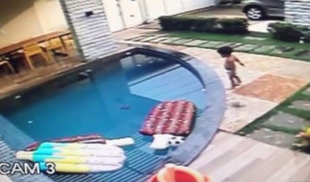 Vidéo: Une enfant sauve un bébé qui allait se noyer – Regardez.