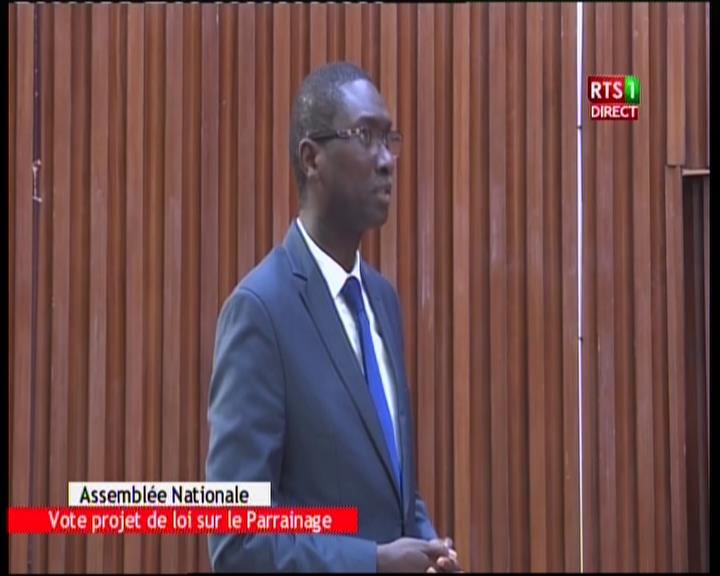Vidéo: Les vives félicitations de Ismaila Madior Fall à Moustapha Niass – Regardez!