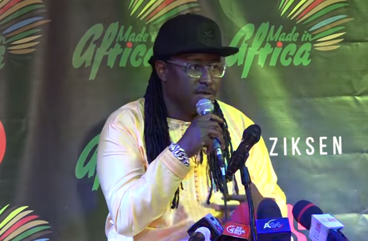 Dj Awadi tire sur le parrainage et met en garde Macky: « Cette loi est passée avec les arguments de la force… »