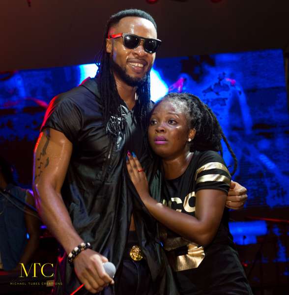 Plusieurs filles violées lors d’un concert de Flavour !