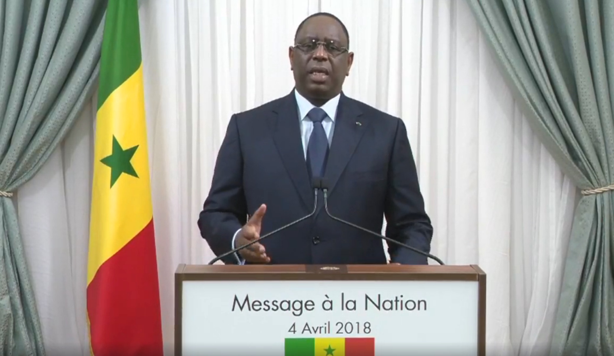 Macky  Sall  promet le recrutement de 3800 élèves-officiers et élèves gendarmes