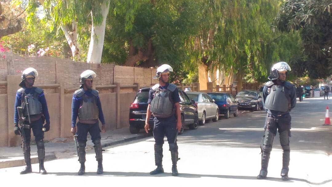 (6 photos) – Idrissa Seck transféré au commissariat du Plateau sous haute surveillance…