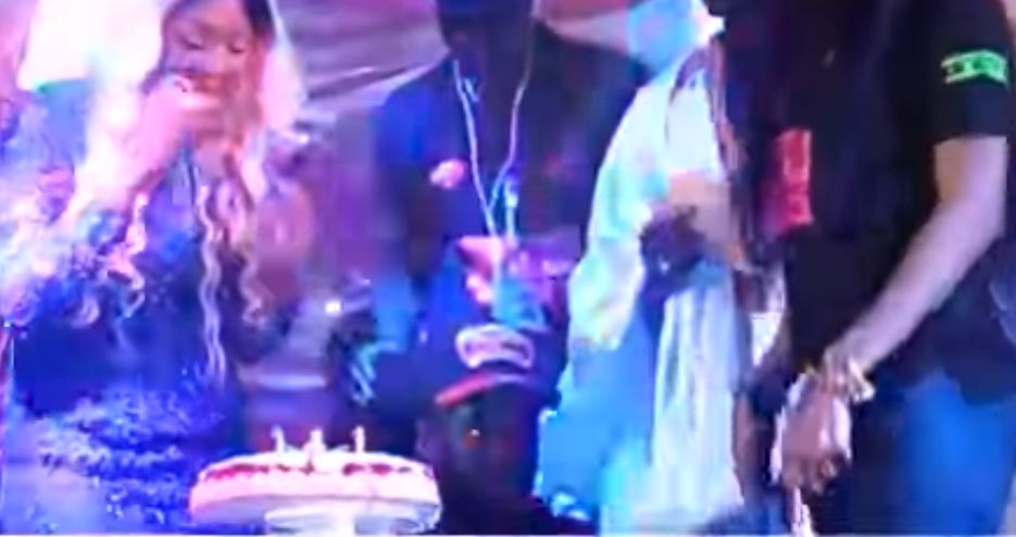 Vidéo : Très chic et glamour, Titi a fêté son anniversaire avec…