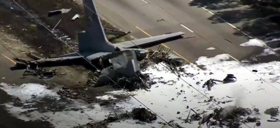 Vidéo – Etats-Unis – Crash d’un avion militaire, 9 morts