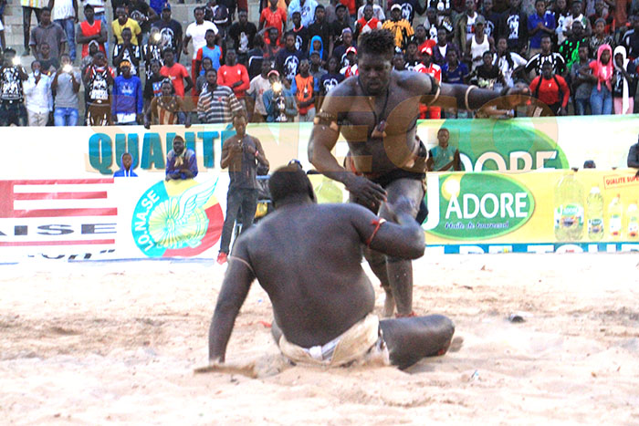 (20 photos) – Jubilé Baboye: Général Malick met Ko Tyson…. Regardez le film du combat