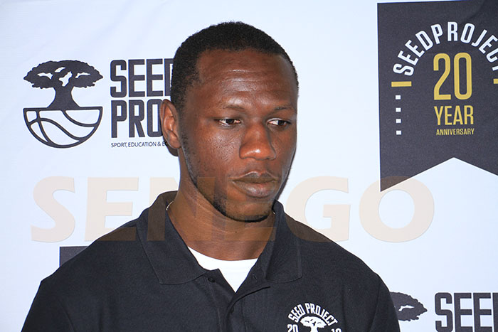 Gorgui Sy Dieng outille des paysans de Lompoul