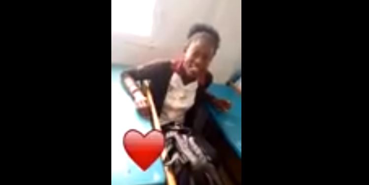 (Vidéo) Après Saliou Aïsse, une jeune fille reprend à merveille le Khassida « Touhfatou » de Serigne Touba!