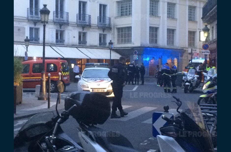 Urgent – Paris : Deux morts dont l’assaillant dans une attaque au couteau