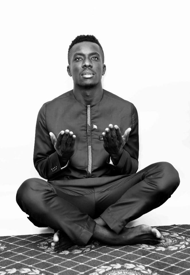 Arrêt sur image: Idrissa Gana Gueye en mode Korite prie pour les « Lions »