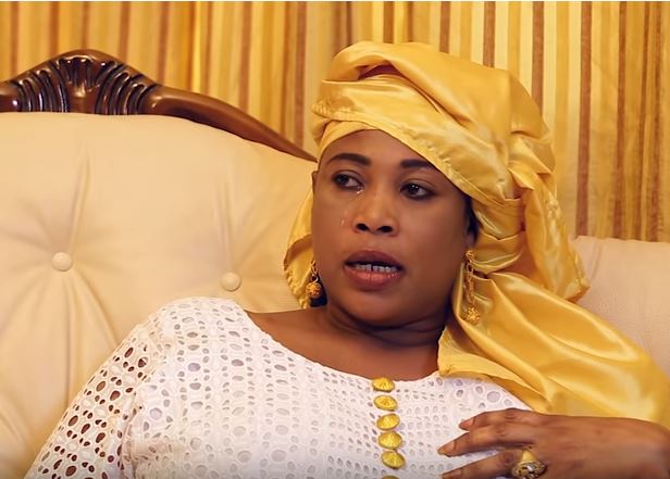 Vidéo : Actrice dans la série Nafi, Coumba Seck verse de chaudes larmes à cause… Regardez !