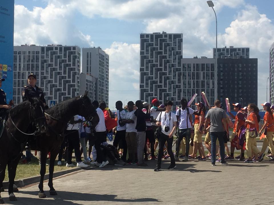 Photos – Les Sénégalais de Moscou en attente de leurs billets … pour pouvoir valider leur Fan Id