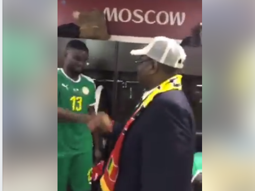 Vidéo: Macky Sall félicitant les joueurs dans les vestiaires