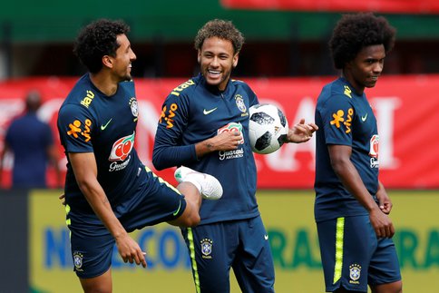 L’attaquant Brésilien Neymar reprend l’entraînement « normalement »