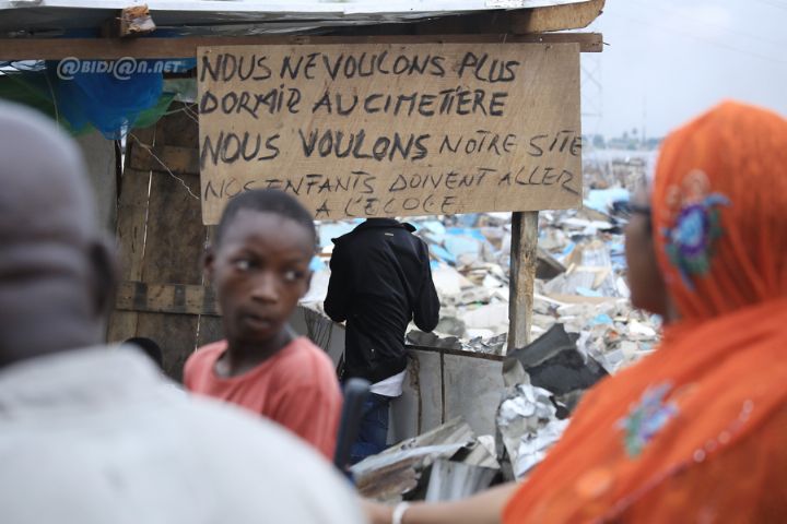 Vidéo – Abidjan: La vie au cimetière des familles déguerpies
