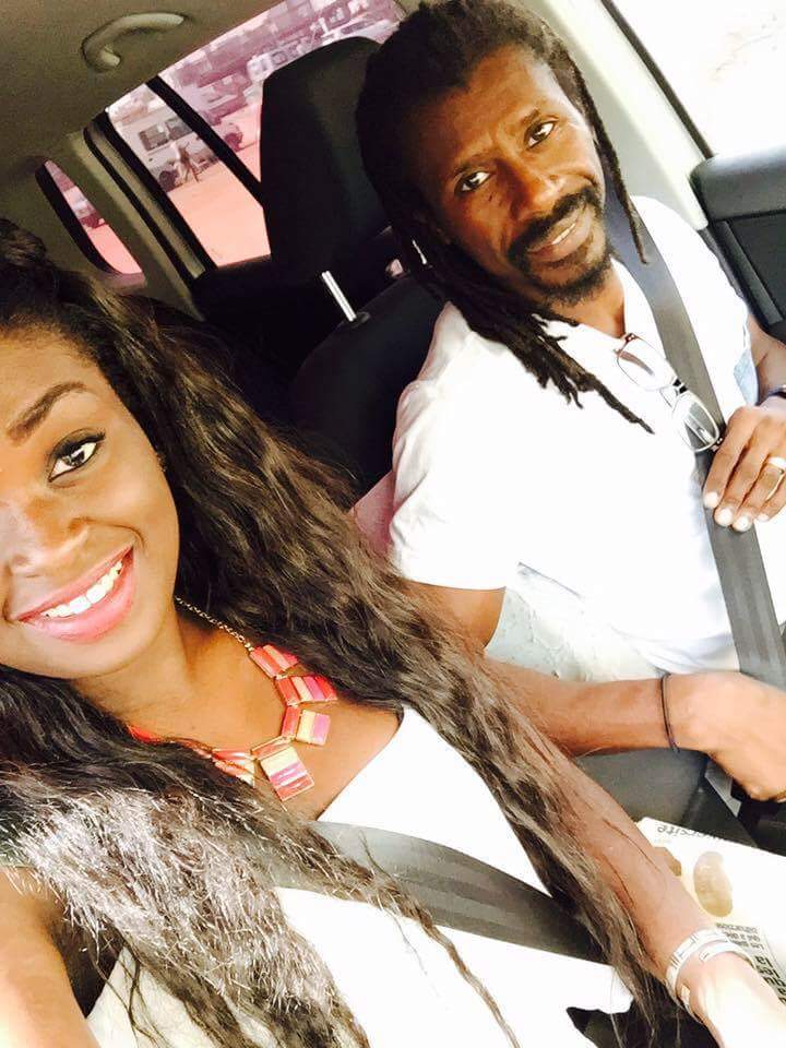 Arrêt sur image: La fille de Aliou Cisse en compagnie de son père